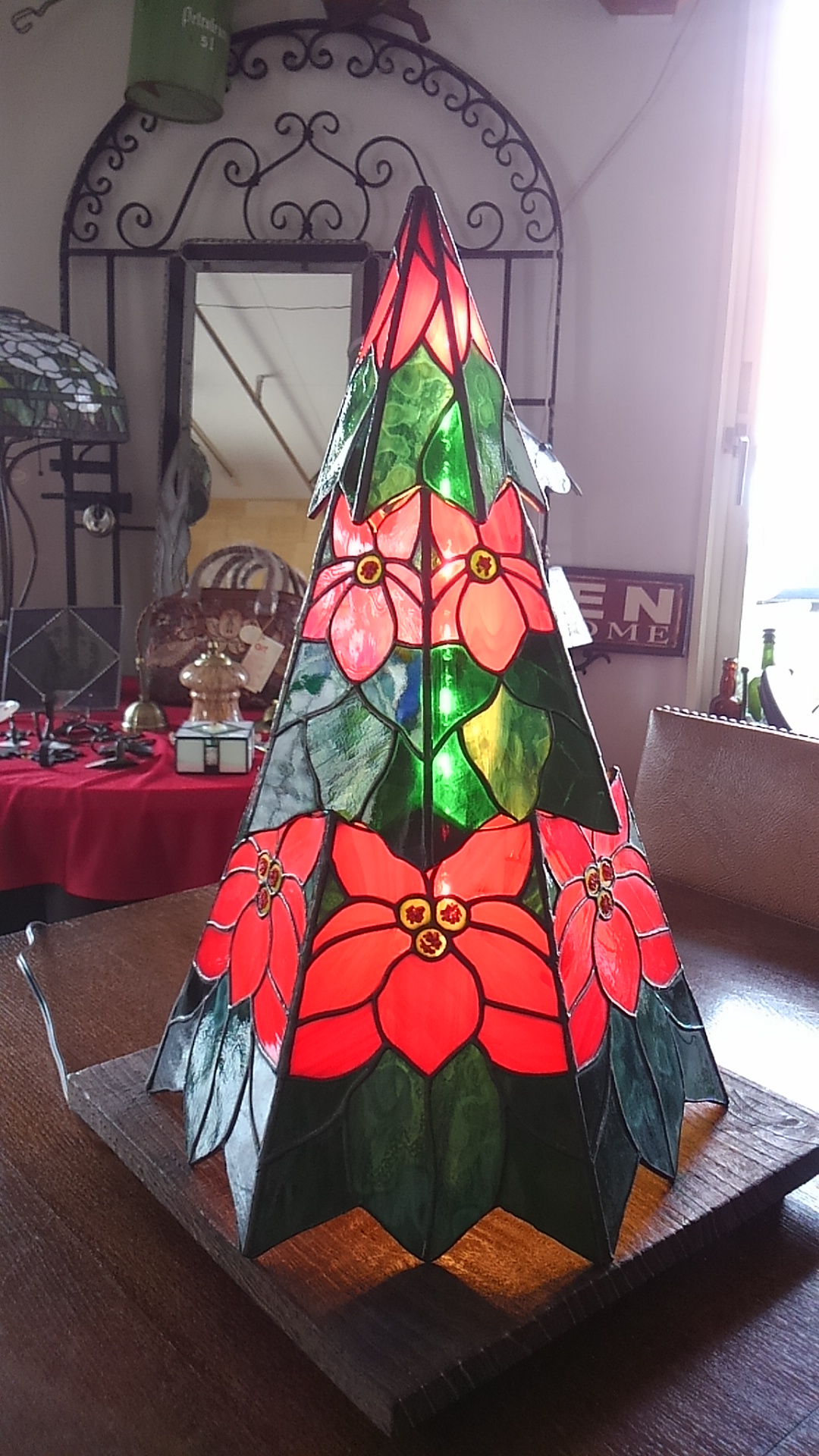 シュクラメンのクリスマスツリー （生徒さん作品） | Weblog,ランプ